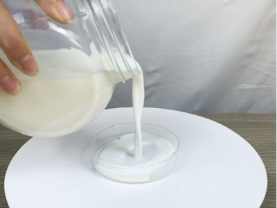 防銹面漆乳液8308 具有優(yōu)異的快干性能、初期耐水性及抗回粘性，對金屬基材的附著力好，漆膜致密性高，耐鹽霧性能優(yōu)異，與常規(guī)防銹助劑、防銹顏料相容性好