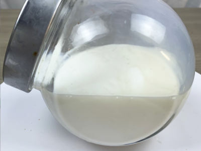 防銹面漆乳液8308 具有優(yōu)異的快干性能、初期耐水性及抗回粘性，對金屬基材的附著力好，漆膜致密性高，耐鹽霧性能優(yōu)異，與常規(guī)防銹助劑、防銹顏料相容性好